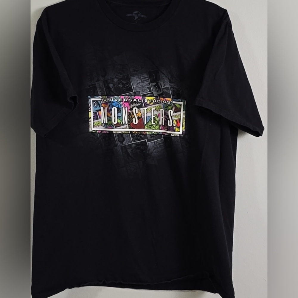 Universal Studios Orlando Monsters graphic Tshirt Size Large Shirt Only .